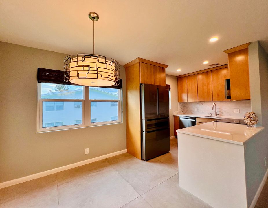 For Sale: $187,000 (2 beds, 1 baths, 798 Square Feet)