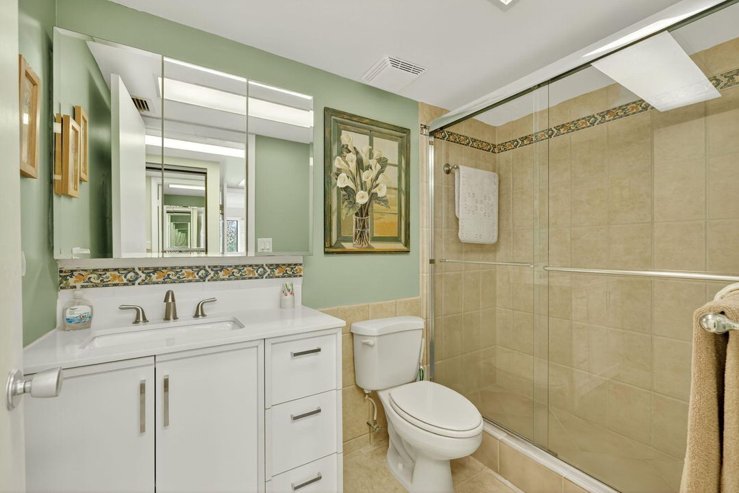 Active With Contract: $199,000 (1 beds, 1 baths, 689 Square Feet)