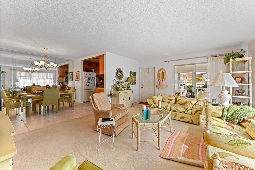 En Venta: $200,000 (2 camas, 2 baños, 1080 Pies cuadrados)