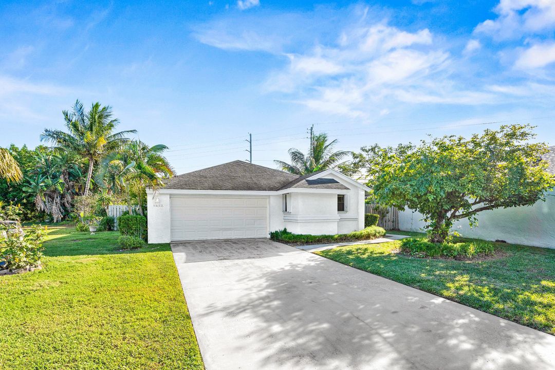 Recently Sold: $555,000 (3 beds, 2 baths, 1723 Square Feet)