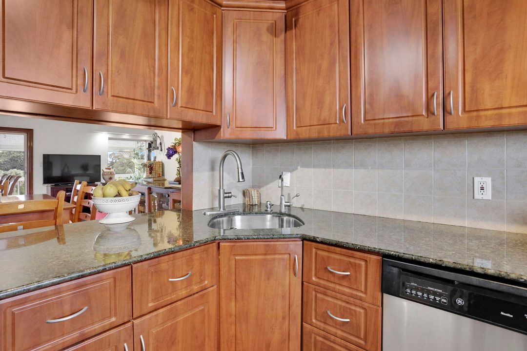 待售: $309,555 (3 贝兹, 3 浴室, 1550 平方英尺)