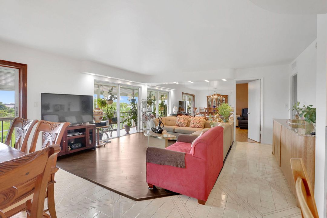 待售: $309,555 (3 贝兹, 3 浴室, 1550 平方英尺)