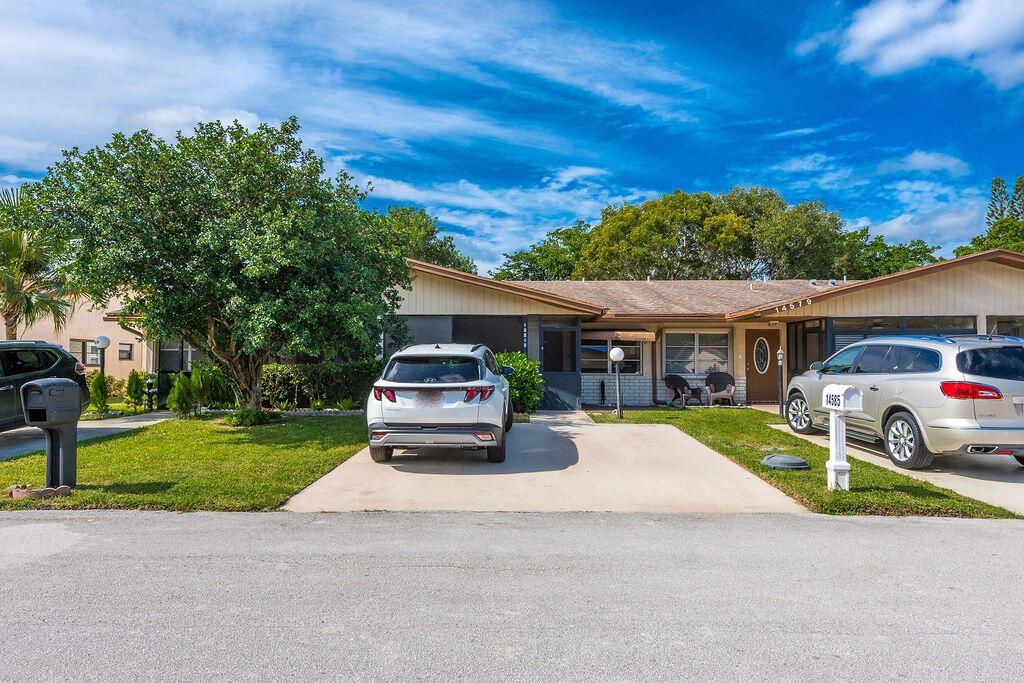 合同活跃: $239,900 (2 贝兹, 2 浴室, 1200 平方英尺)