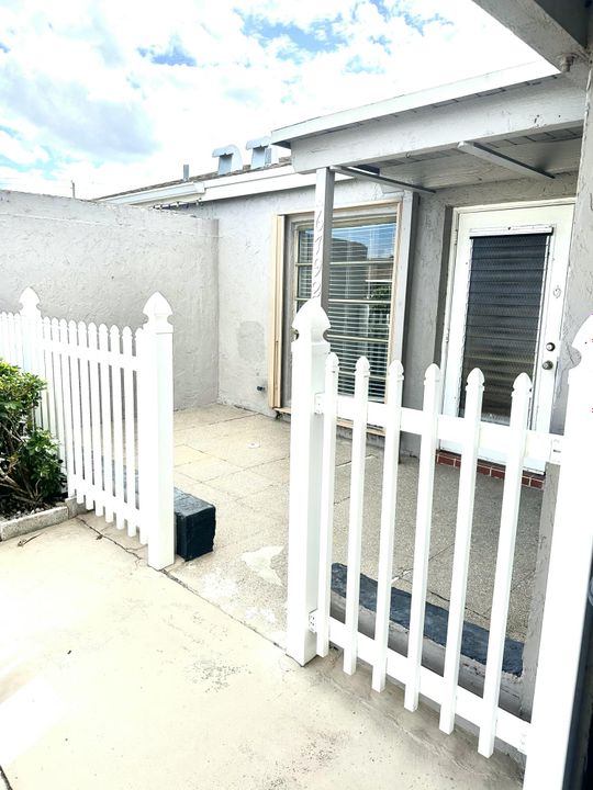 For Rent: $1,900 (2 beds, 2 baths, 1148 Square Feet)