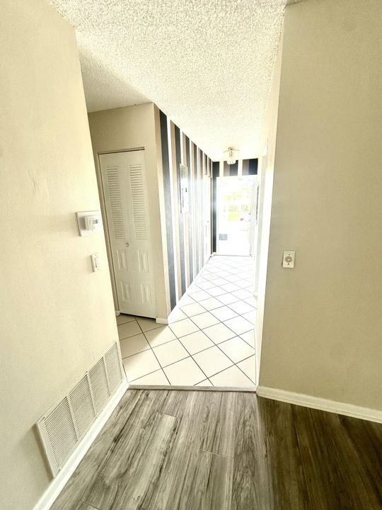 For Rent: $1,900 (2 beds, 2 baths, 1148 Square Feet)