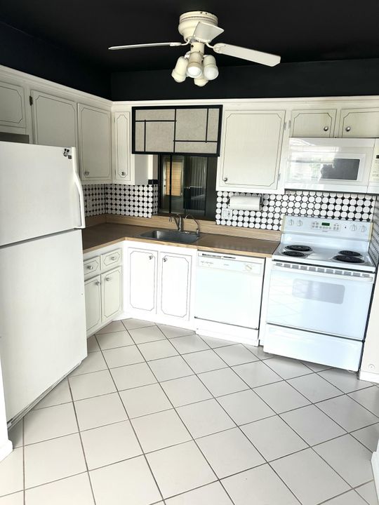 For Rent: $1,900 (2 beds, 2 baths, 1148 Square Feet)