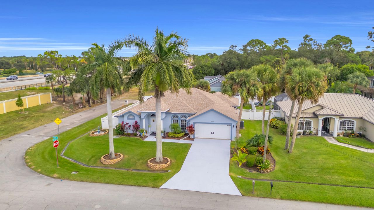 合同活跃: $486,900 (3 贝兹, 2 浴室, 2099 平方英尺)