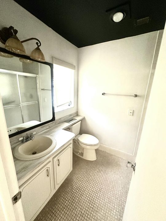 For Rent: $1,900 (2 beds, 2 baths, 1148 Square Feet)