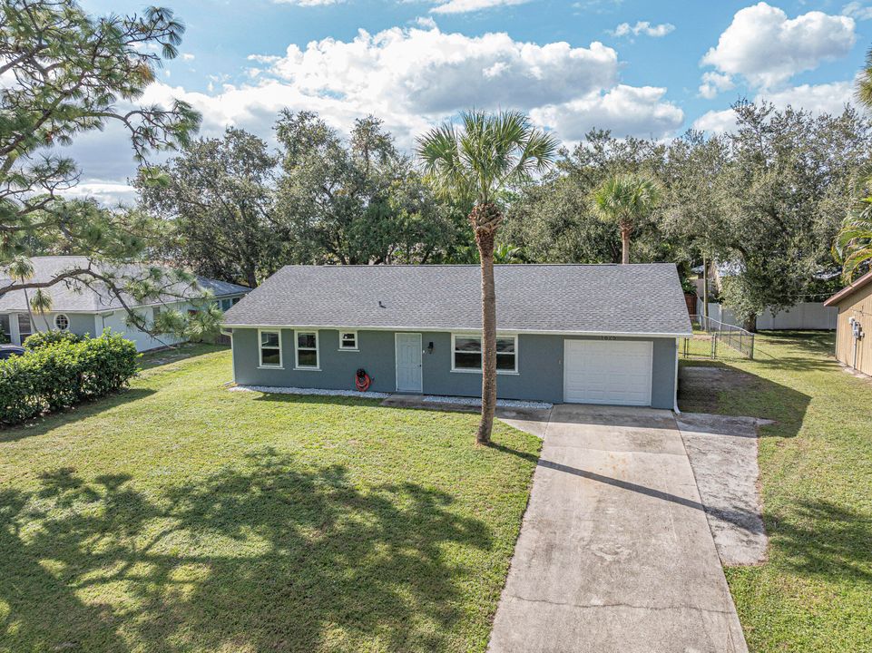 Active With Contract: $289,000 (2 beds, 2 baths, 1440 Square Feet)