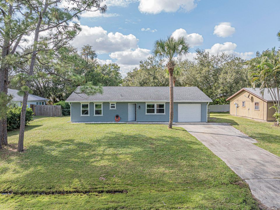 Active With Contract: $289,000 (2 beds, 2 baths, 1440 Square Feet)