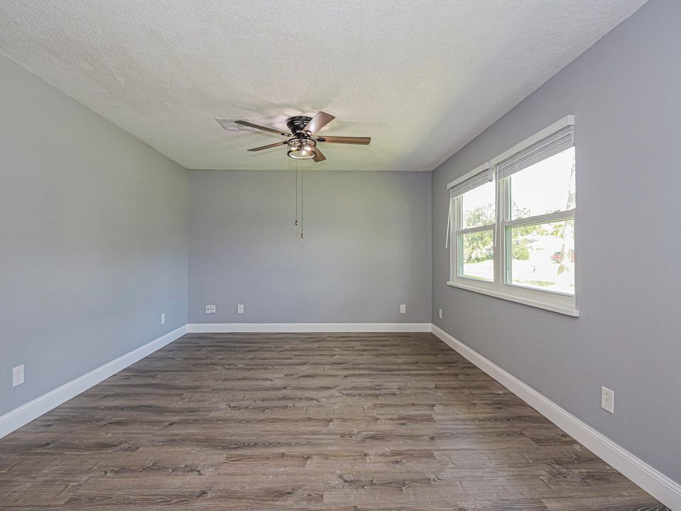 Active With Contract: $289,000 (2 beds, 2 baths, 1440 Square Feet)