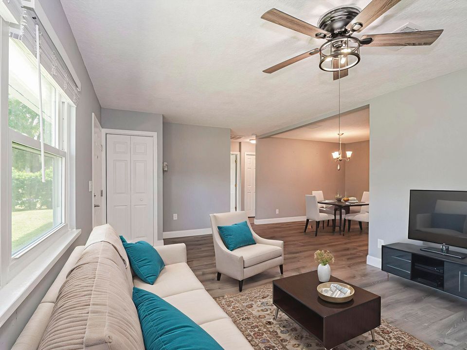 Active With Contract: $289,000 (2 beds, 2 baths, 1440 Square Feet)