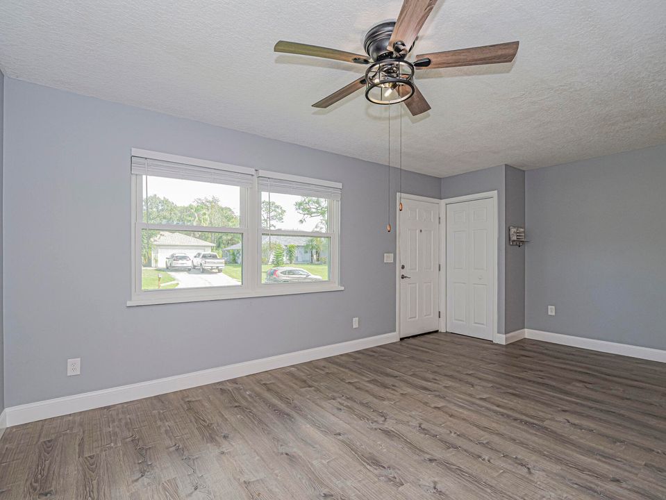 Active With Contract: $289,000 (2 beds, 2 baths, 1440 Square Feet)