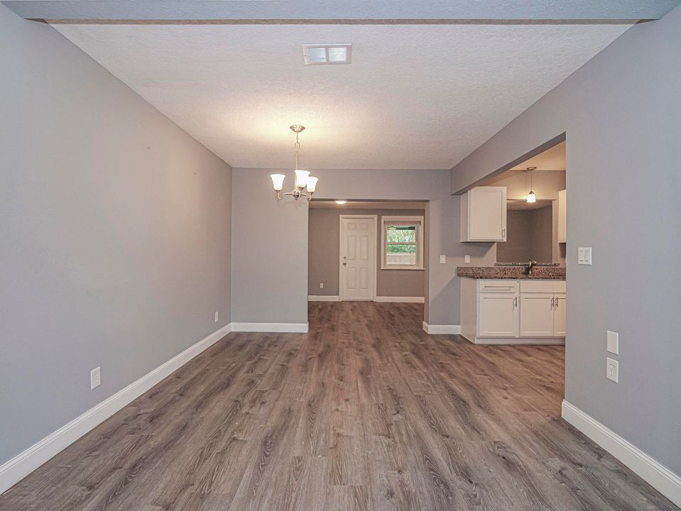 Active With Contract: $289,000 (2 beds, 2 baths, 1440 Square Feet)