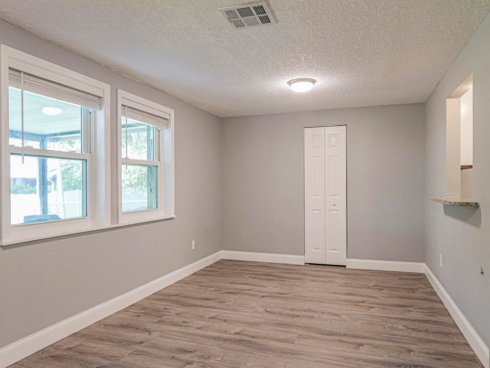 Active With Contract: $289,000 (2 beds, 2 baths, 1440 Square Feet)