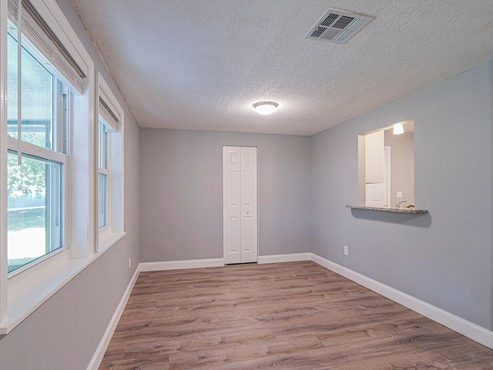 Active With Contract: $289,000 (2 beds, 2 baths, 1440 Square Feet)