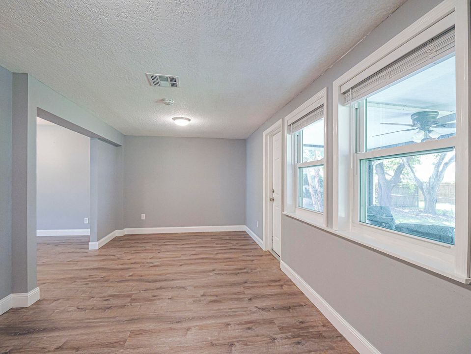 Active With Contract: $289,000 (2 beds, 2 baths, 1440 Square Feet)