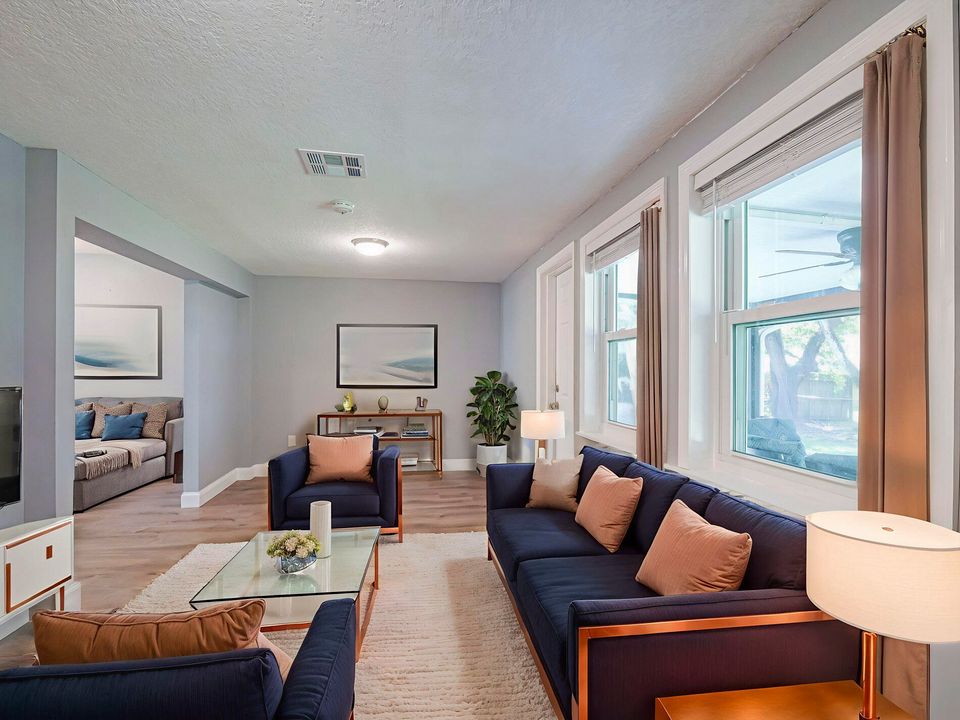 Active With Contract: $289,000 (2 beds, 2 baths, 1440 Square Feet)