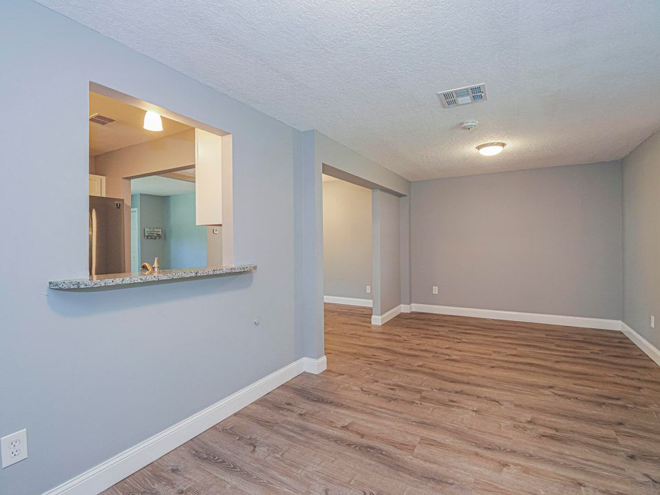 Active With Contract: $289,000 (2 beds, 2 baths, 1440 Square Feet)