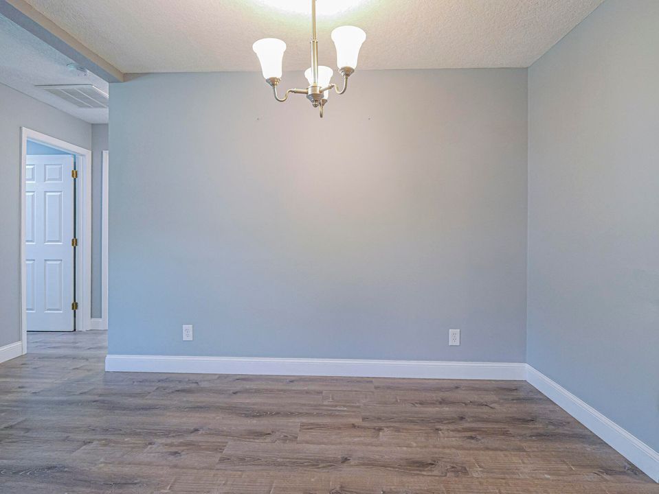 Active With Contract: $289,000 (2 beds, 2 baths, 1440 Square Feet)