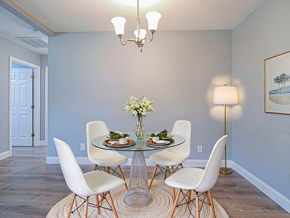 Active With Contract: $289,000 (2 beds, 2 baths, 1440 Square Feet)