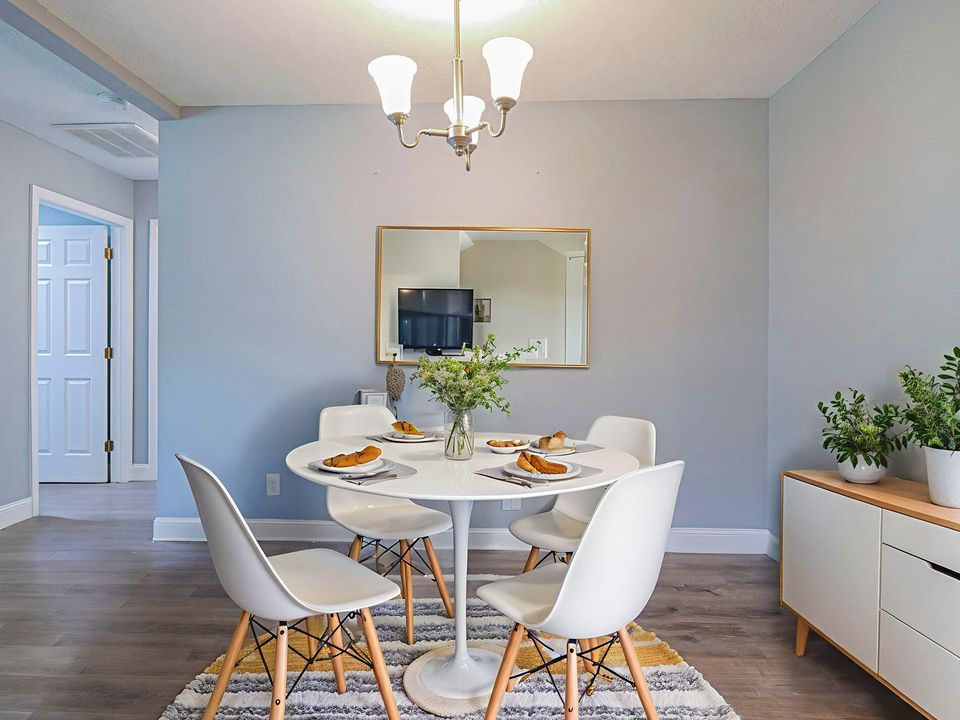 Active With Contract: $289,000 (2 beds, 2 baths, 1440 Square Feet)