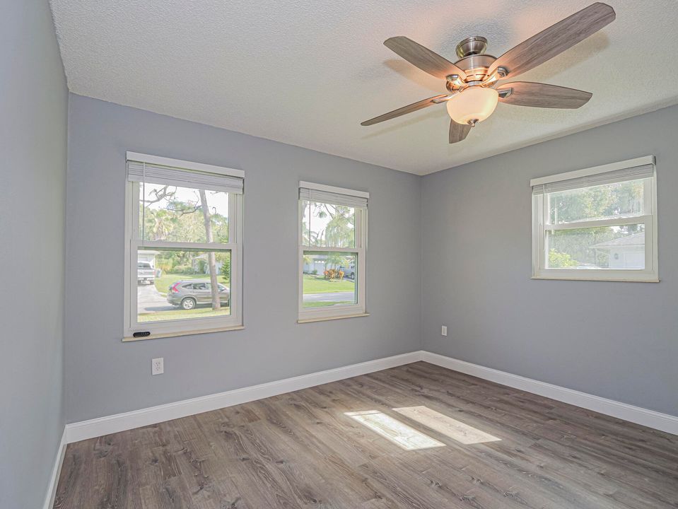 Active With Contract: $289,000 (2 beds, 2 baths, 1440 Square Feet)