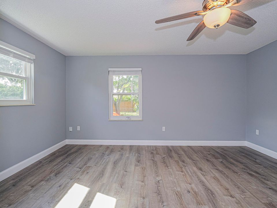 Active With Contract: $289,000 (2 beds, 2 baths, 1440 Square Feet)