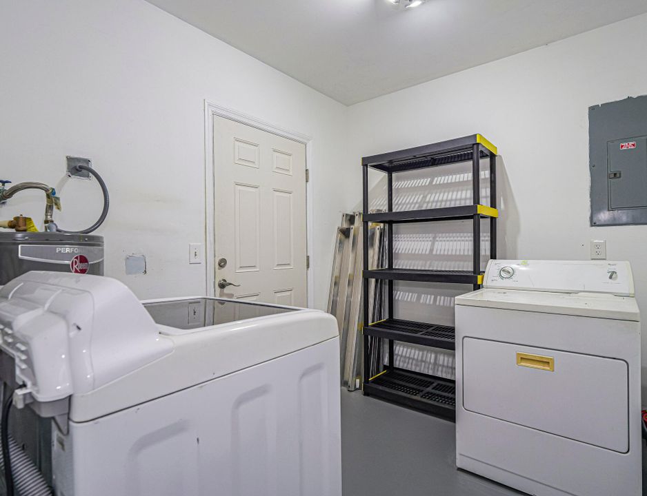Active With Contract: $289,000 (2 beds, 2 baths, 1440 Square Feet)