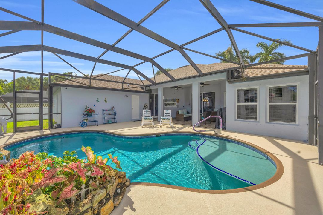 合同活跃: $486,900 (3 贝兹, 2 浴室, 2099 平方英尺)