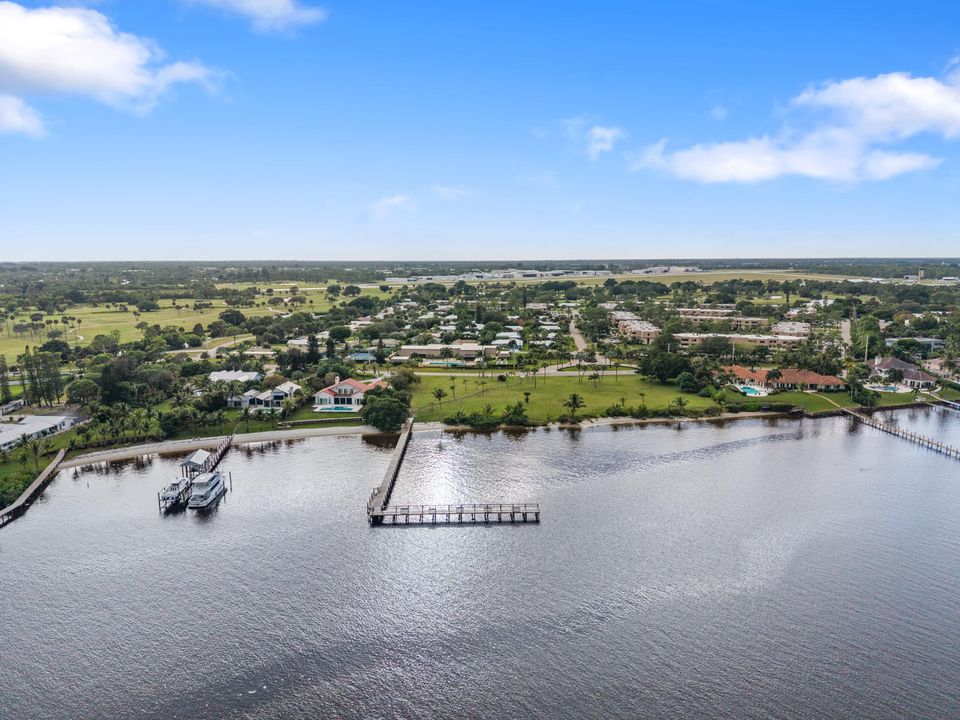 En Venta: $230,000 (2 camas, 2 baños, 1044 Pies cuadrados)