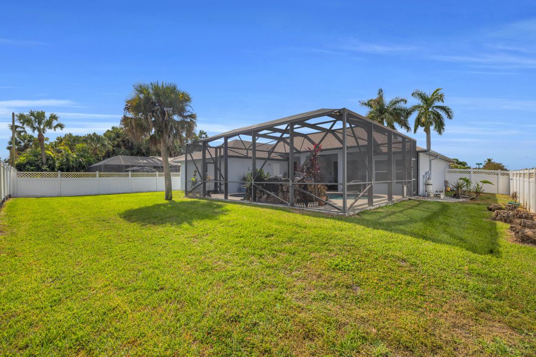 合同活跃: $486,900 (3 贝兹, 2 浴室, 2099 平方英尺)