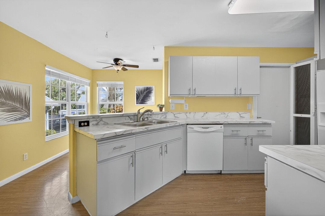 For Sale: $715,000 (3 beds, 2 baths, 1990 Square Feet)