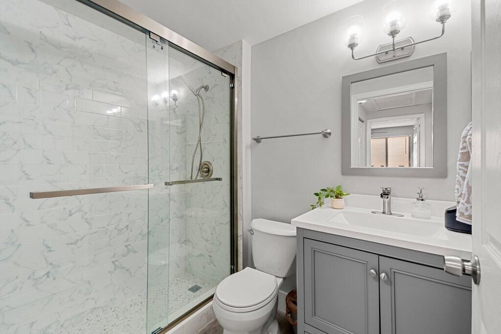 合同活跃: $484,999 (3 贝兹, 2 浴室, 1316 平方英尺)