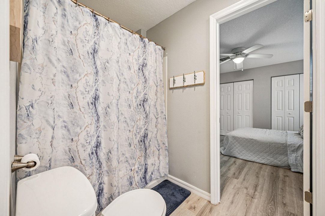 For Sale: $399,900 (2 beds, 2 baths, 1431 Square Feet)