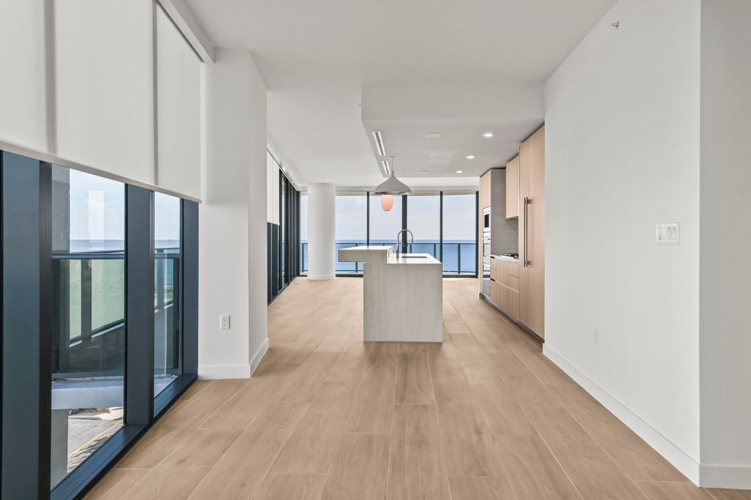 待售: $2,999,999 (3 贝兹, 3 浴室, 2590 平方英尺)