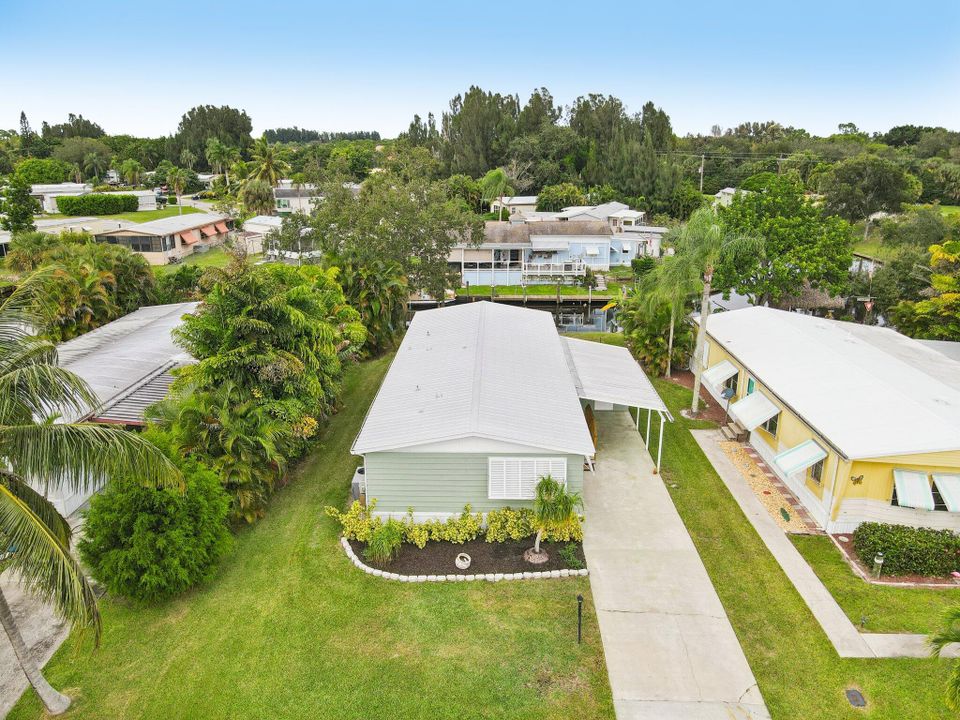 For Sale: $399,900 (2 beds, 2 baths, 1431 Square Feet)