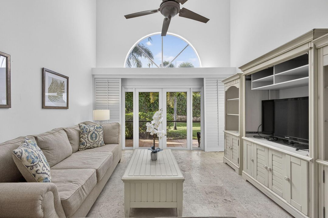 For Sale: $715,000 (3 beds, 2 baths, 1990 Square Feet)