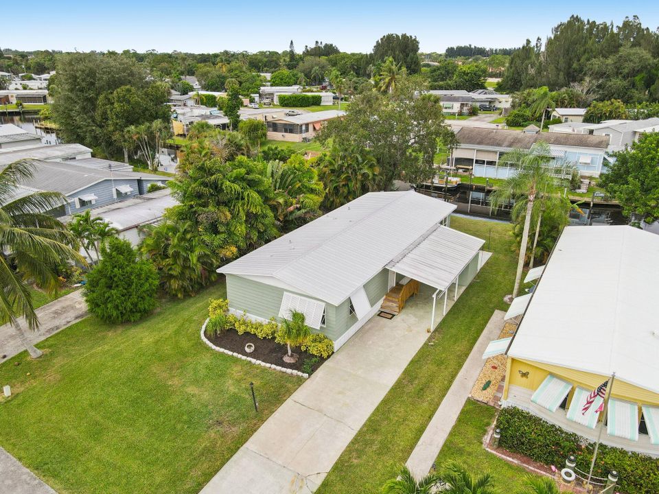 For Sale: $399,900 (2 beds, 2 baths, 1431 Square Feet)