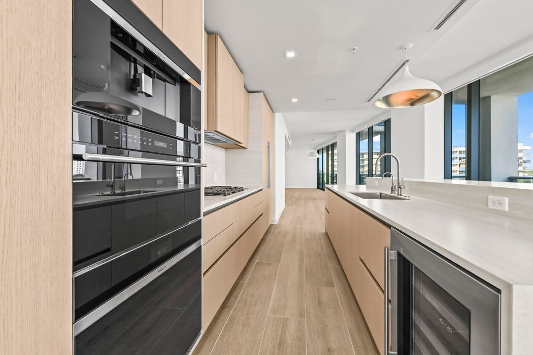 待售: $2,999,999 (3 贝兹, 3 浴室, 2590 平方英尺)