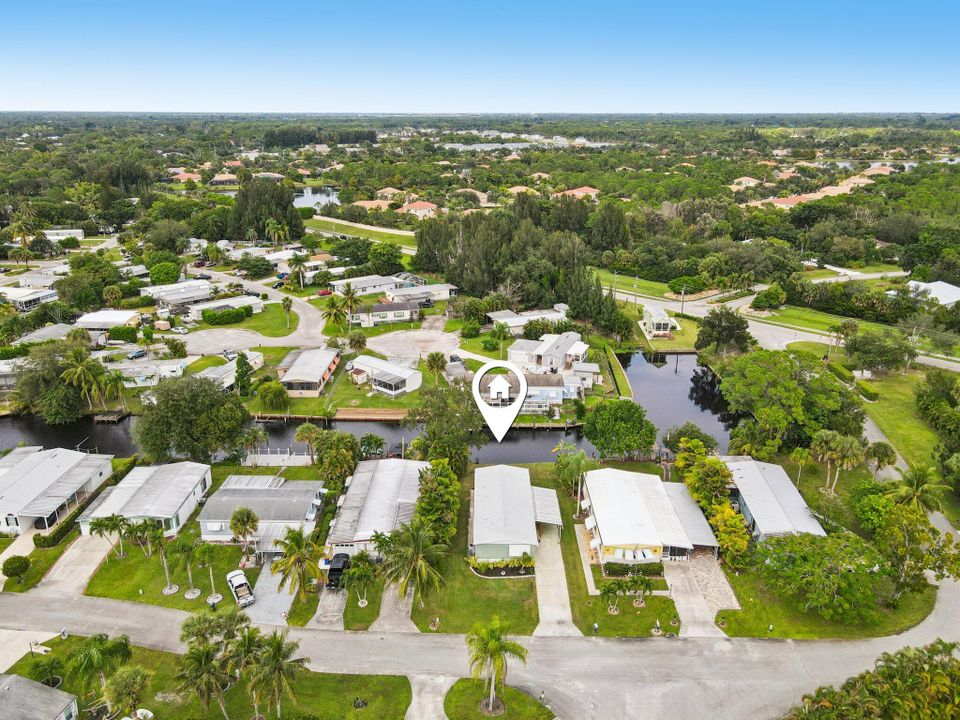 For Sale: $399,900 (2 beds, 2 baths, 1431 Square Feet)