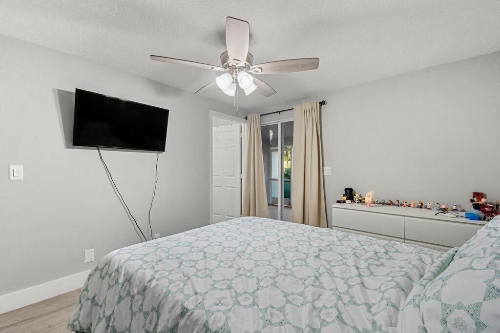 合同活跃: $484,999 (3 贝兹, 2 浴室, 1316 平方英尺)