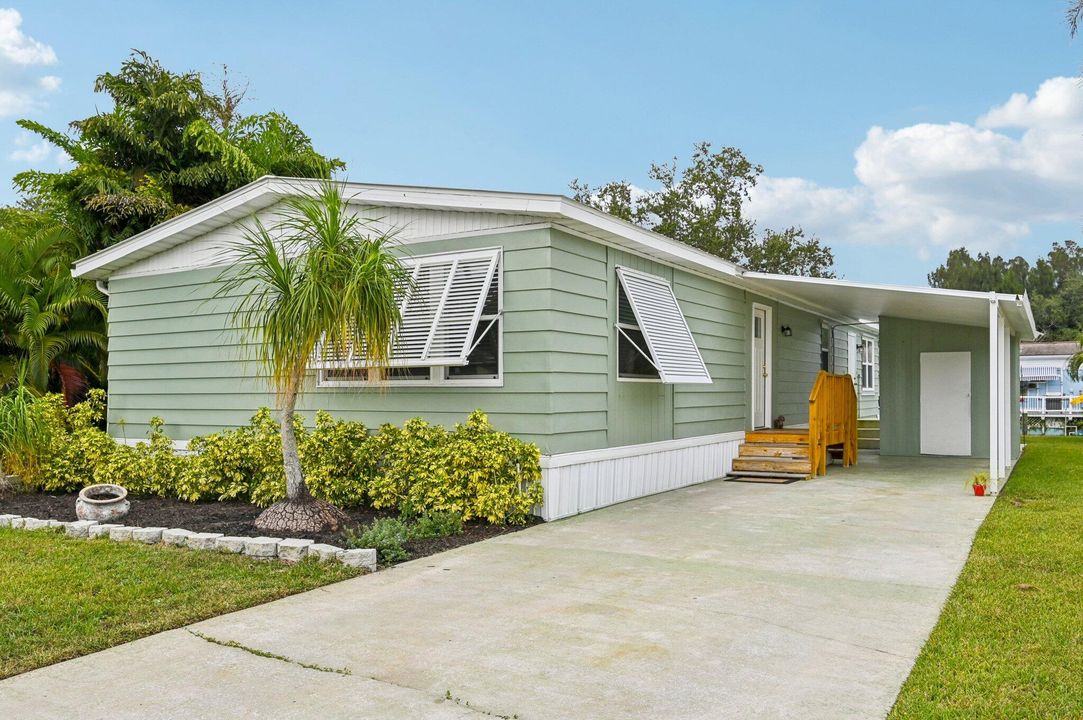 For Sale: $399,900 (2 beds, 2 baths, 1431 Square Feet)