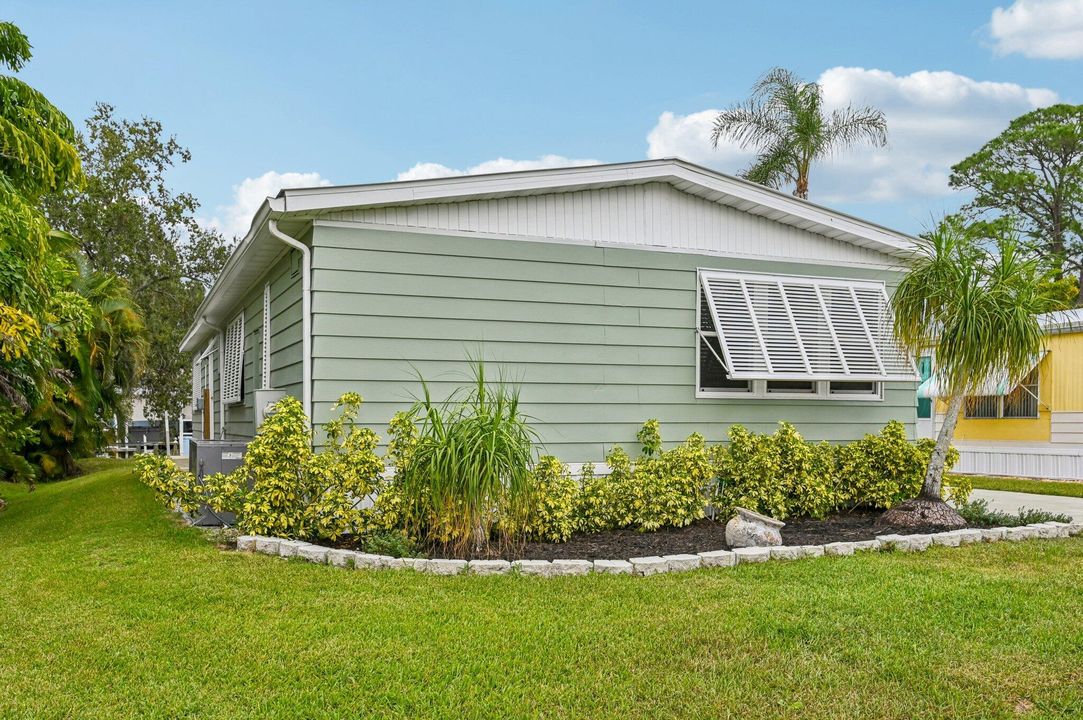 For Sale: $399,900 (2 beds, 2 baths, 1431 Square Feet)