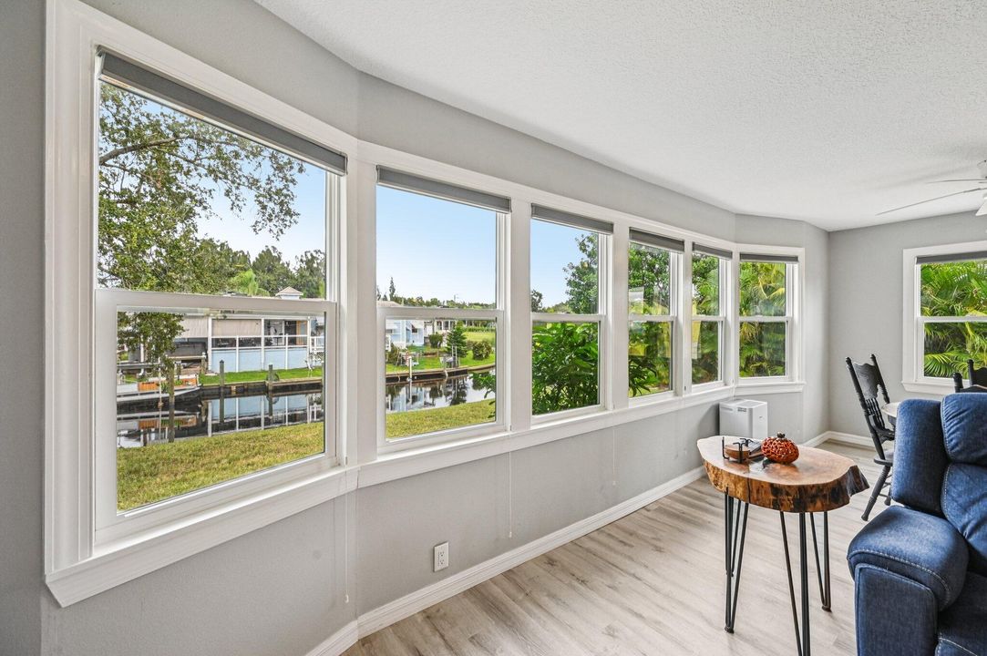 For Sale: $399,900 (2 beds, 2 baths, 1431 Square Feet)