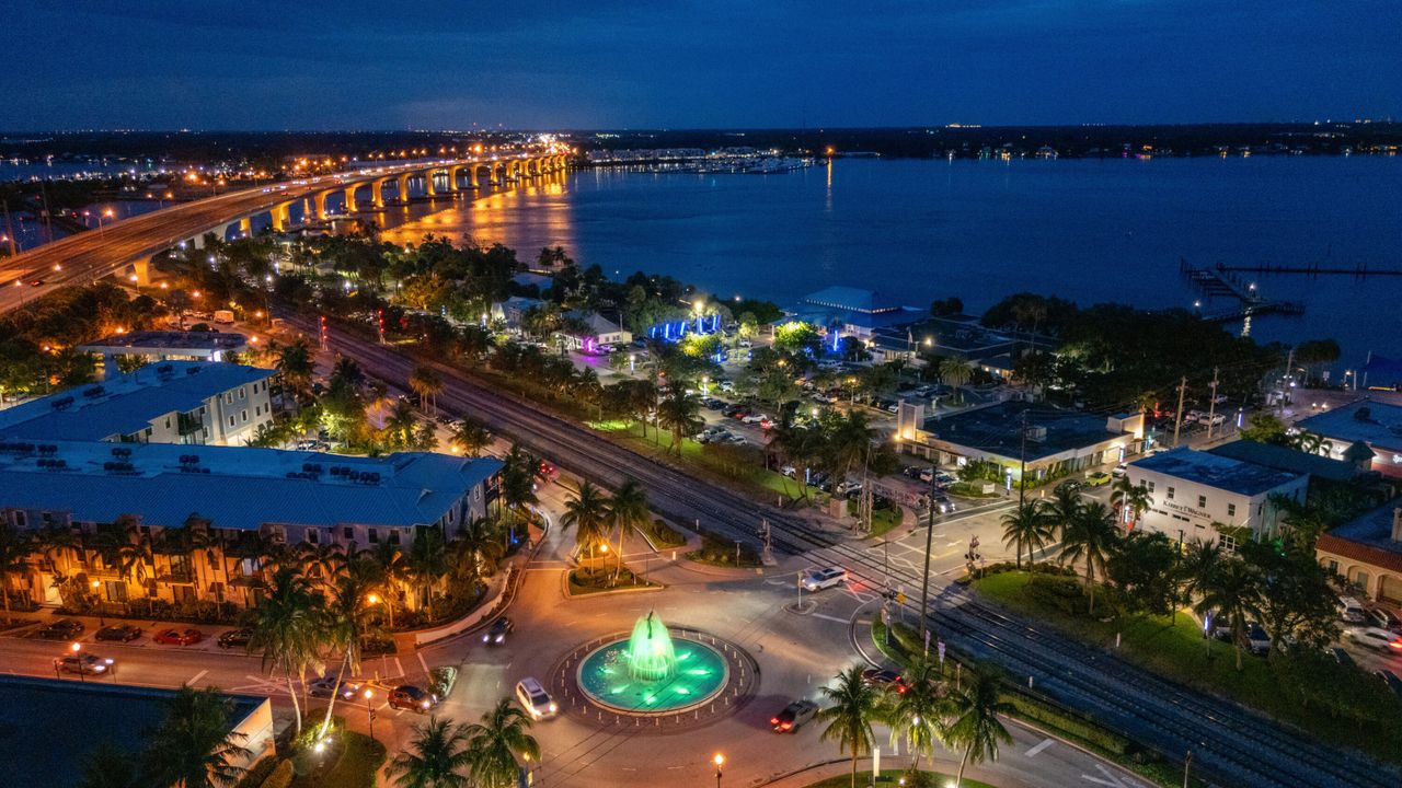 En Venta: $230,000 (2 camas, 2 baños, 1044 Pies cuadrados)