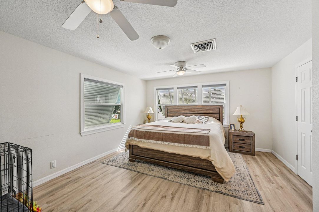 For Sale: $399,900 (2 beds, 2 baths, 1431 Square Feet)