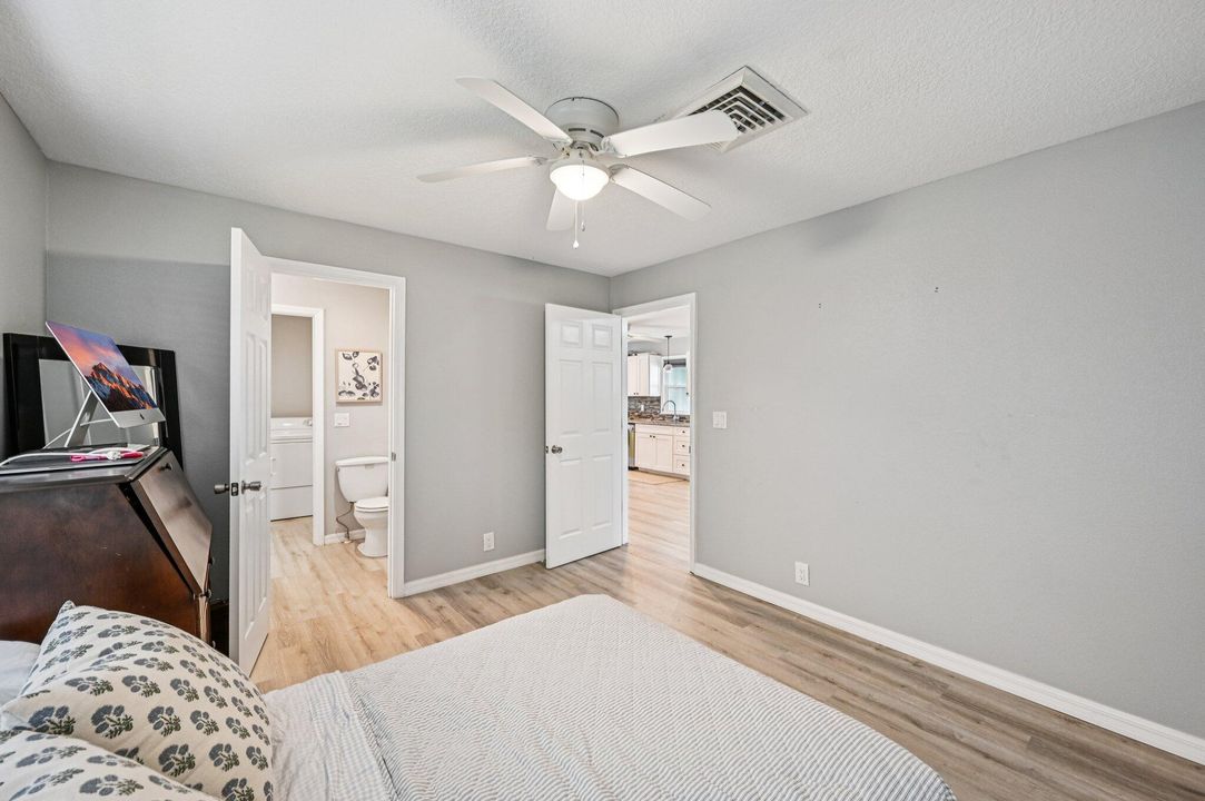 For Sale: $399,900 (2 beds, 2 baths, 1431 Square Feet)