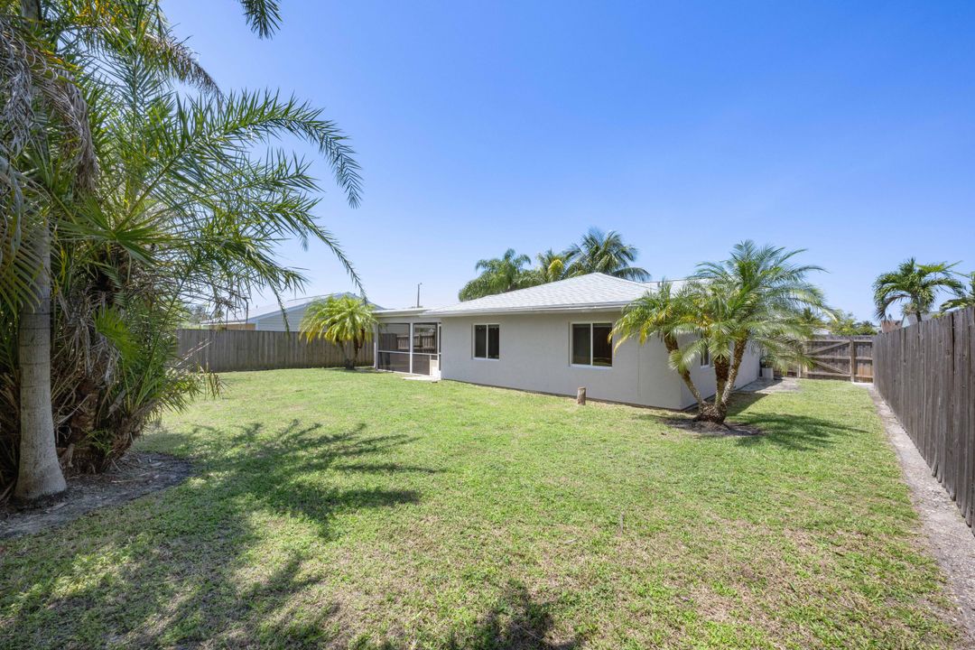 合同活跃: $484,999 (3 贝兹, 2 浴室, 1316 平方英尺)