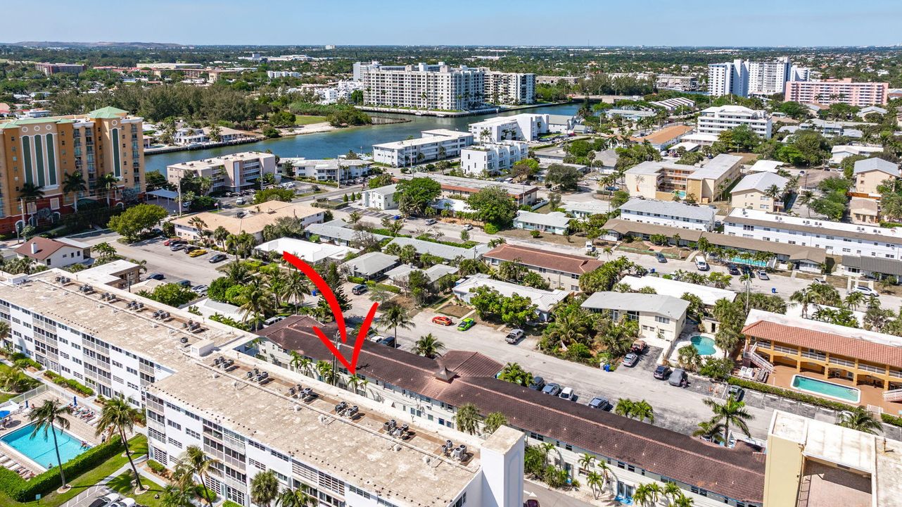 Active With Contract: $199,900 (2 beds, 2 baths, 1150 Square Feet)